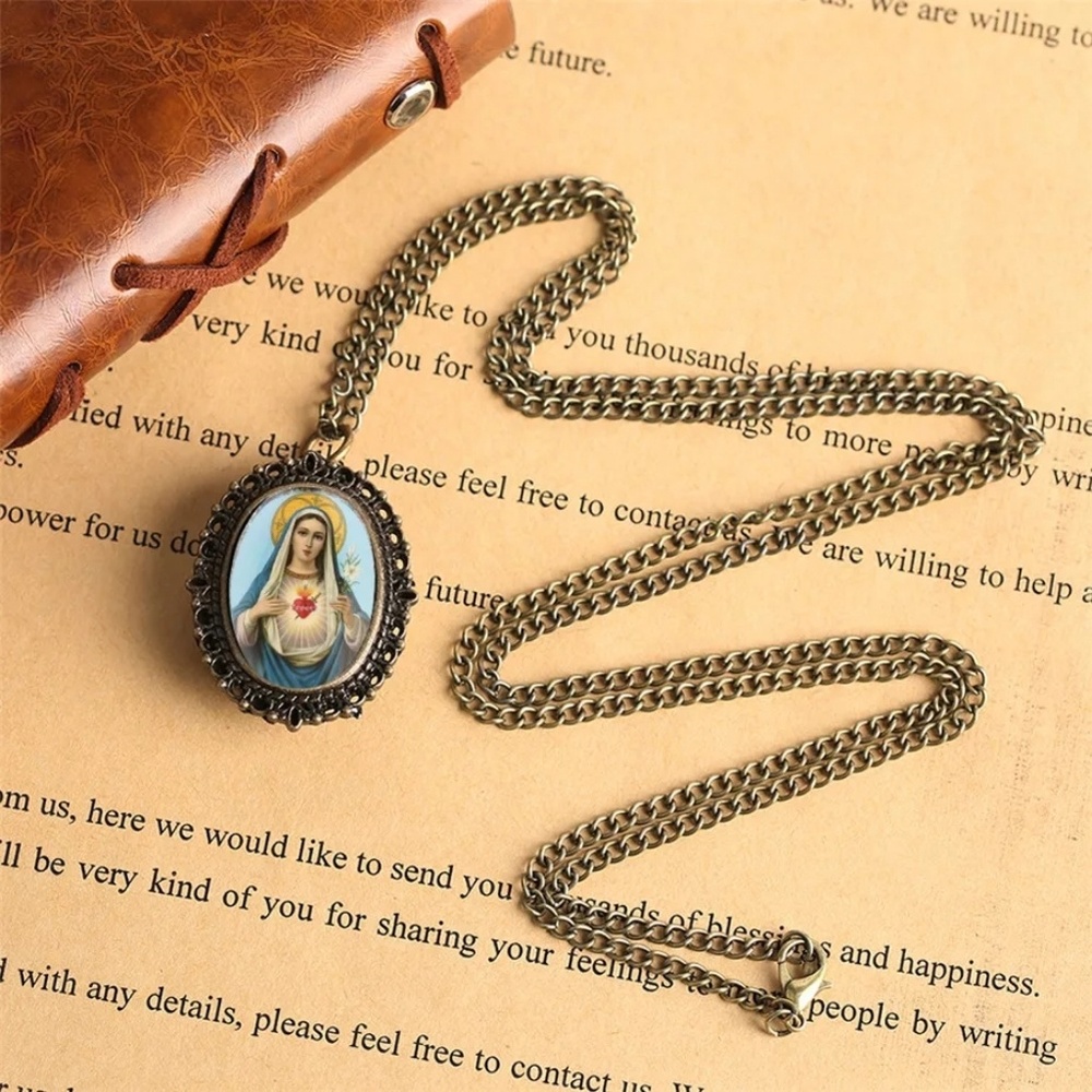 🆕️Antique bronze Virgin Mary necklace watch - Picture 4 of 4